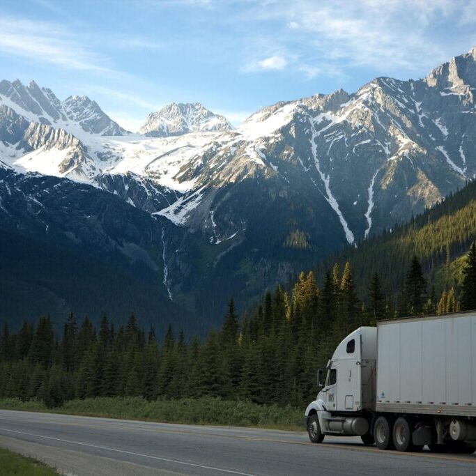 truck-2677373_1920